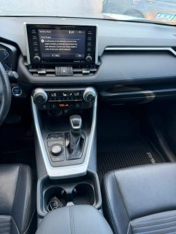 
										2019 Toyota RAV4 full									