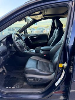 
										2019 Toyota RAV4 full									
