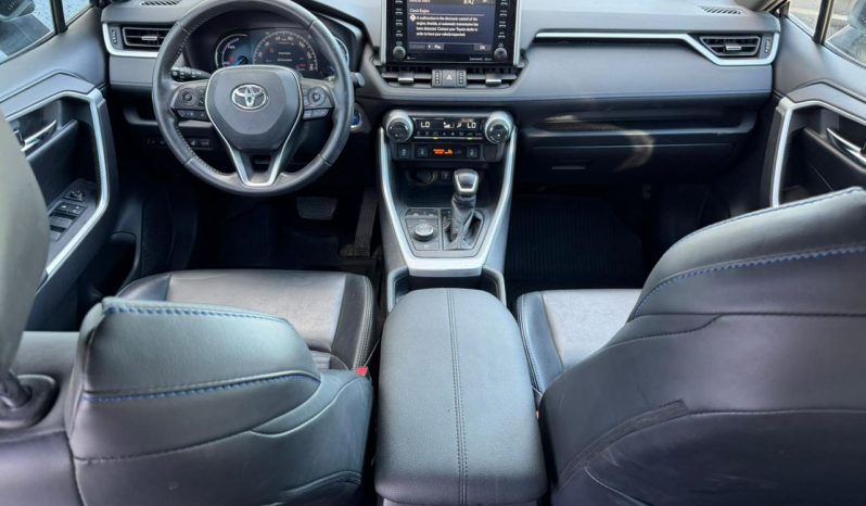 
								2019 Toyota RAV4 full									