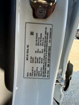 
										Tesla MODEL 3 full									