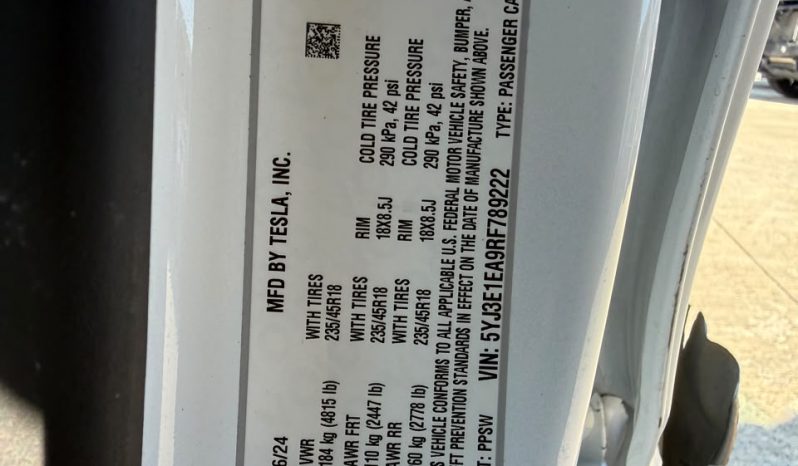 
								Tesla MODEL 3 full									