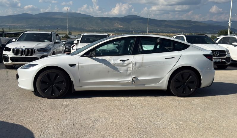 
								Tesla MODEL 3 full									