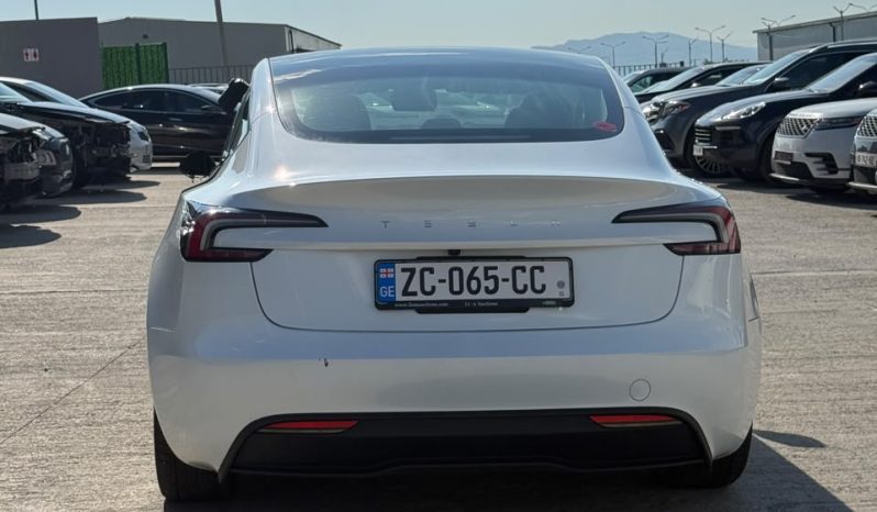 
								Tesla MODEL 3 full									