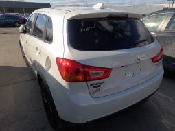 
										Mitsubishi Outlander Sport full									