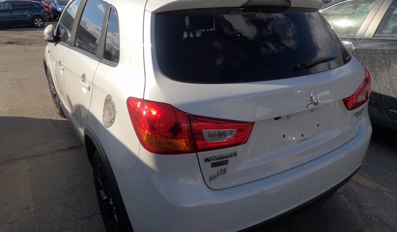 
								Mitsubishi Outlander Sport full									