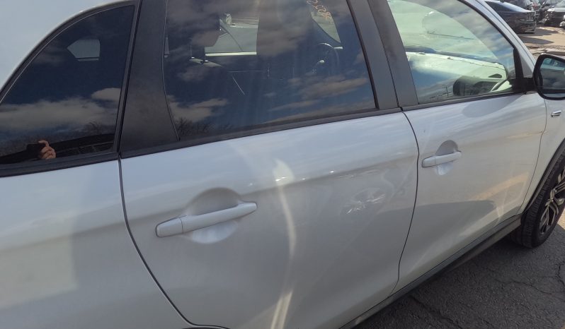 
								Mitsubishi Outlander Sport full									