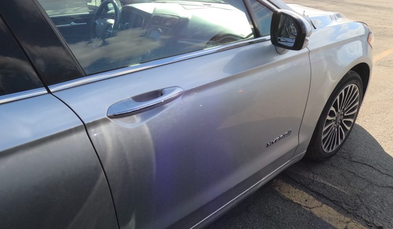 
								Ford Fusion Hybrid full									