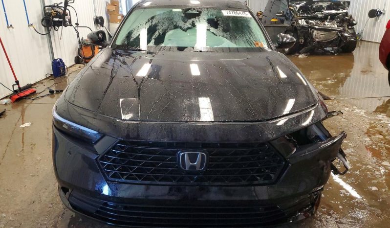 
								Honda Accord Hybrid full									