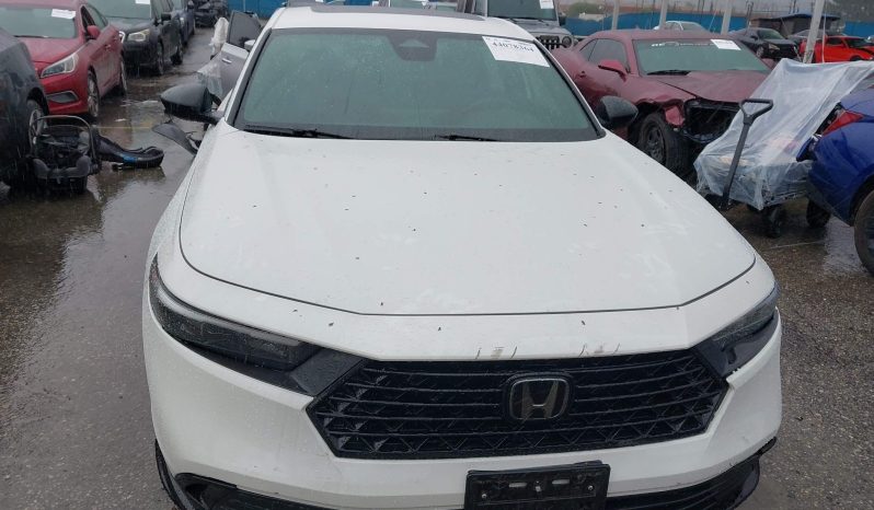 
								Honda Accord Hybrid full									