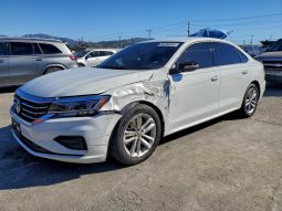 
										Volkswagen Passat full									