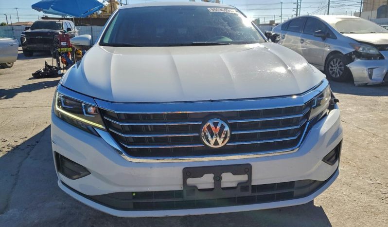 
								Volkswagen Passat full									