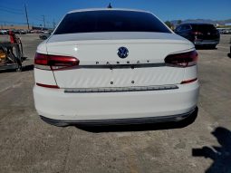 
										Volkswagen Passat full									