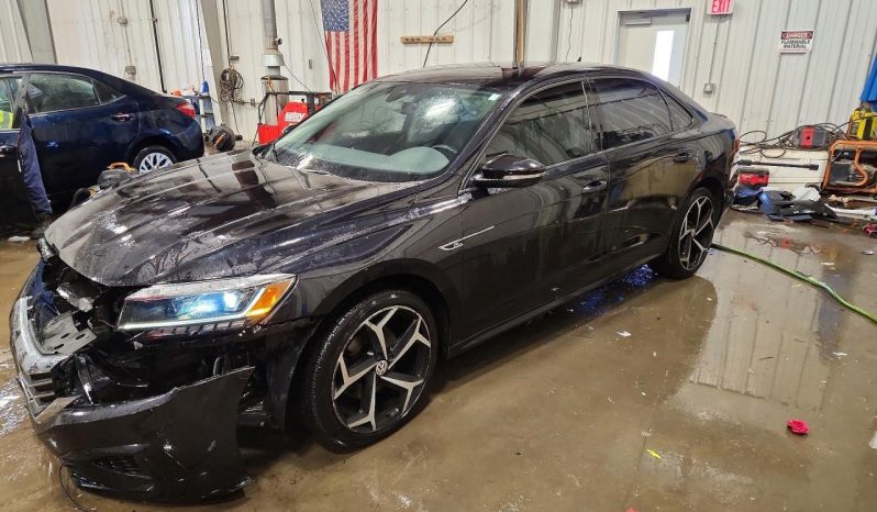 
								Volkswagen Passat full									