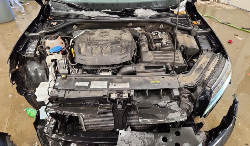 
								Volkswagen Passat full									