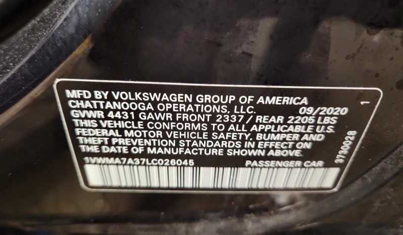 
								Volkswagen Passat full									