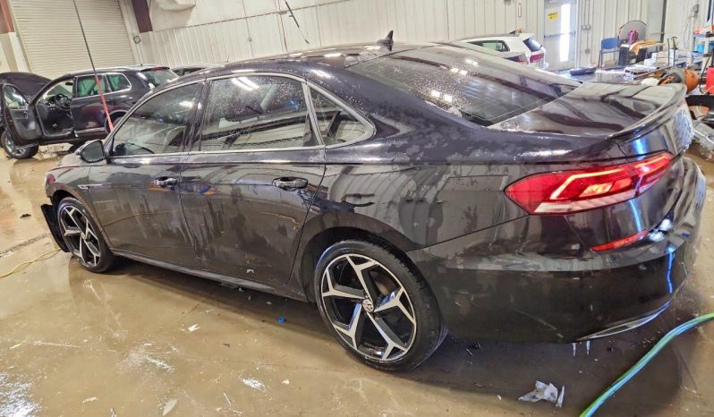 
								Volkswagen Passat full									