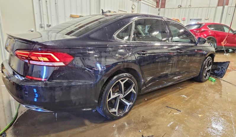 
								Volkswagen Passat full									