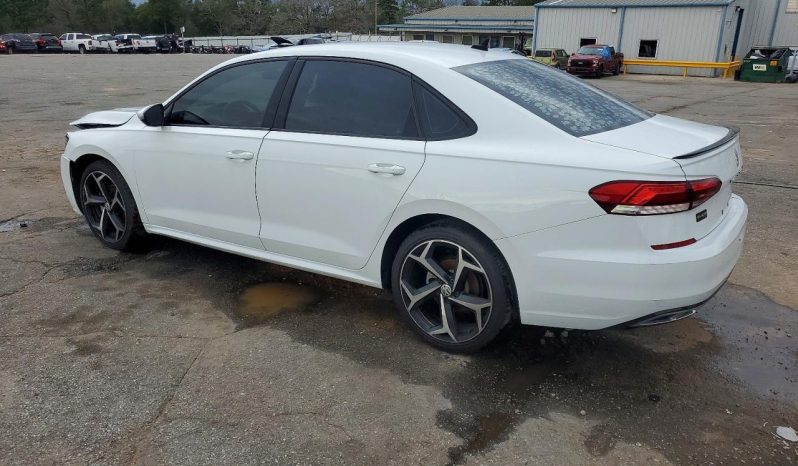 
								Volkswagen Passat full									