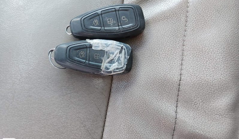 
								2015 Ford C-Max, Hybrid Sel full									