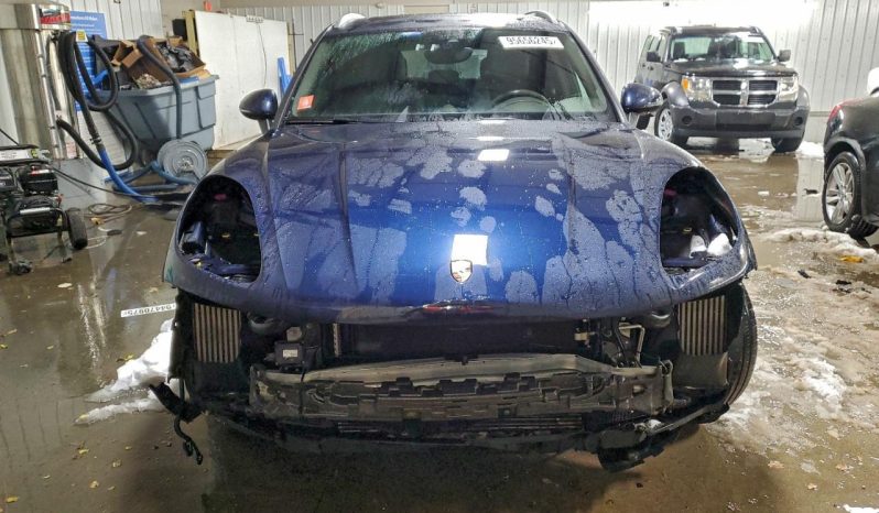 
								2017 Porsche Macan full									