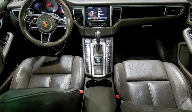 
								2017 Porsche Macan full									