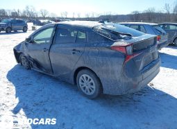 
										2019 Toyota Prius full									