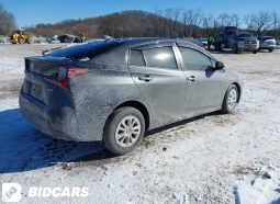 
										2019 Toyota Prius full									