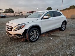 
										2020 Mercedes-Benz GLA-Class, 250 4Matic full									