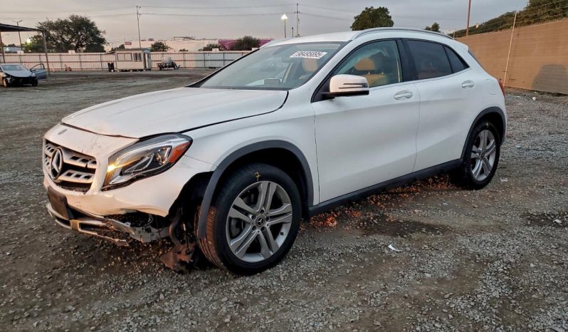 
								2020 Mercedes-Benz GLA-Class, 250 4Matic full									
