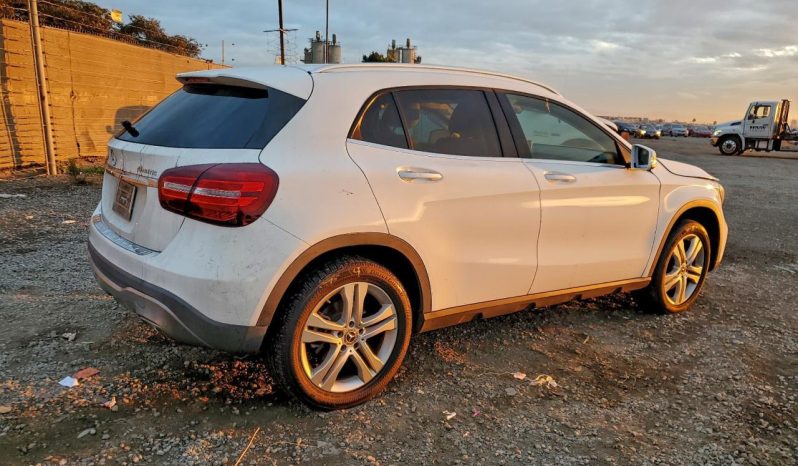 
								2020 Mercedes-Benz GLA-Class, 250 4Matic full									