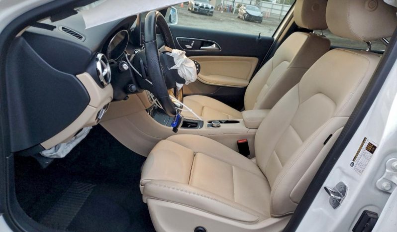 
								2020 Mercedes-Benz GLA-Class, 250 4Matic full									