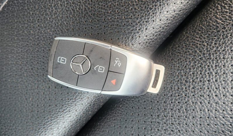 
								MERCEDES-BENZ GLC 300 full									