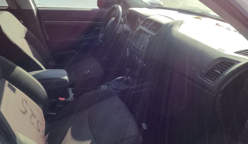 
								Mitsubishi Outlander Sport full									