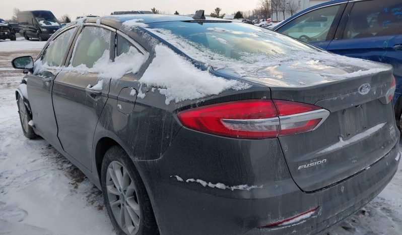 
								Ford Fusion Hybrid full									