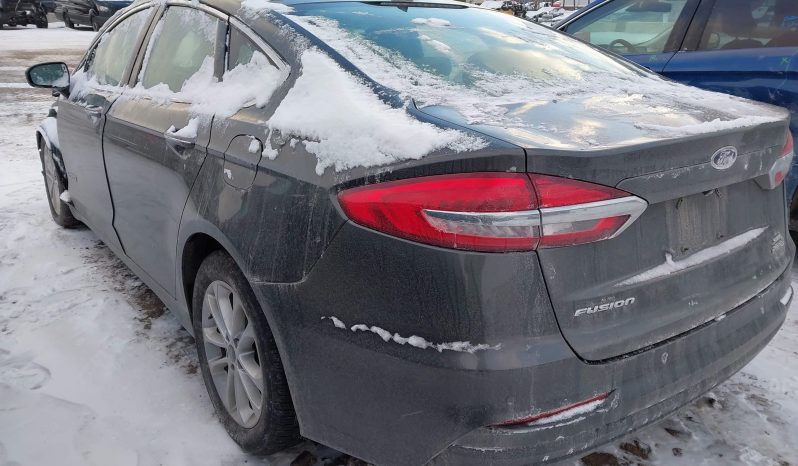 
								Ford Fusion Hybrid full									