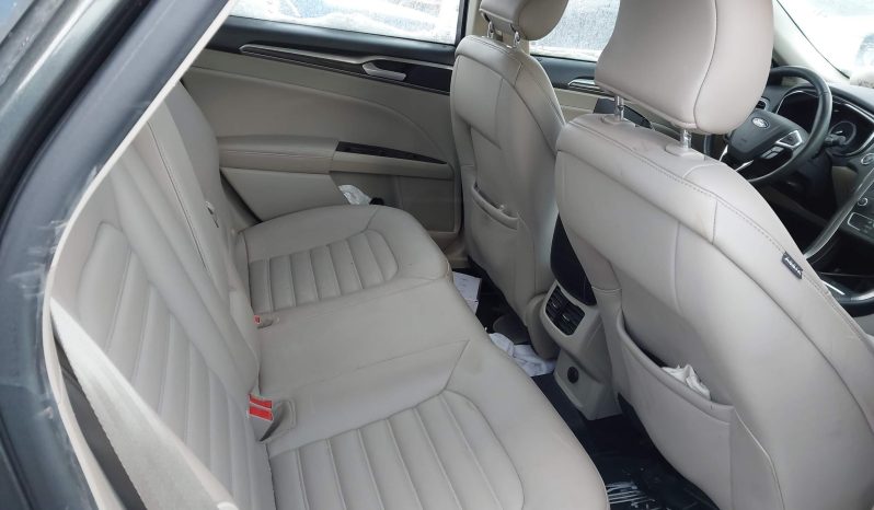 
								Ford Fusion Hybrid full									