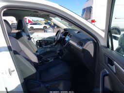 
										Volkswagen Tiguan full									