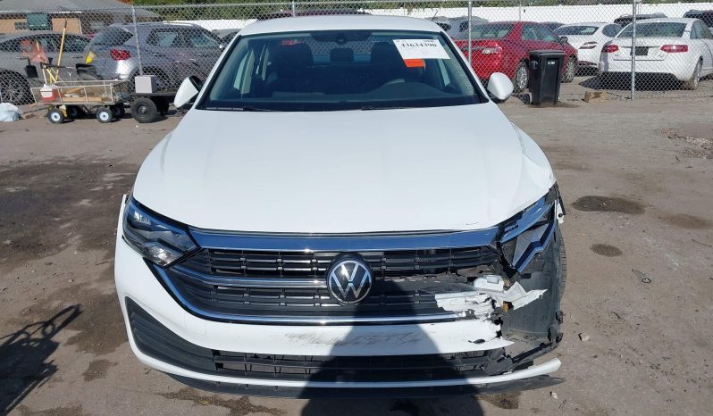 
								VOLKSWAGEN JETTA full									