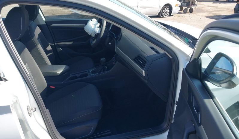 
								VOLKSWAGEN JETTA full									