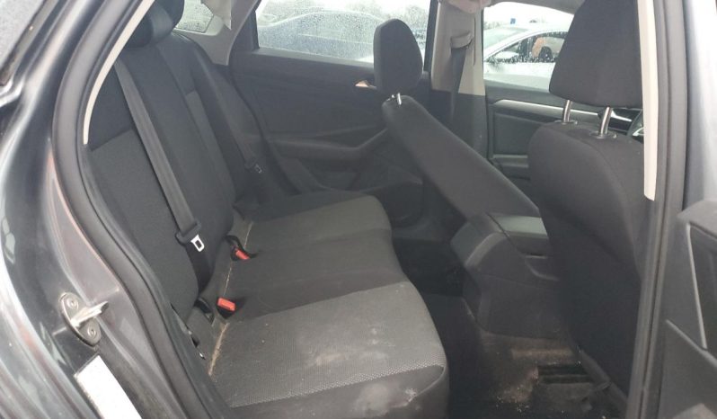 
								Volkswagen Jetta full									