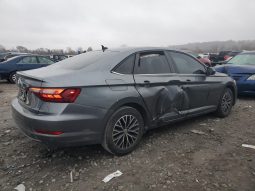 
										Volkswagen Jetta full									