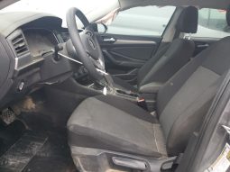 
										Volkswagen Jetta full									