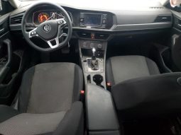 
										Volkswagen Jetta full									