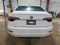 
										Volkswagen Jetta full									