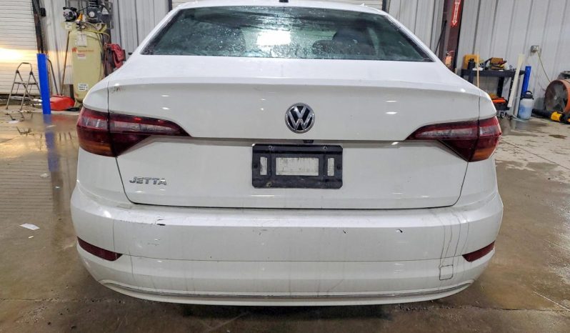 
								Volkswagen Jetta full									