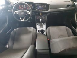 
										Volkswagen Jetta full									