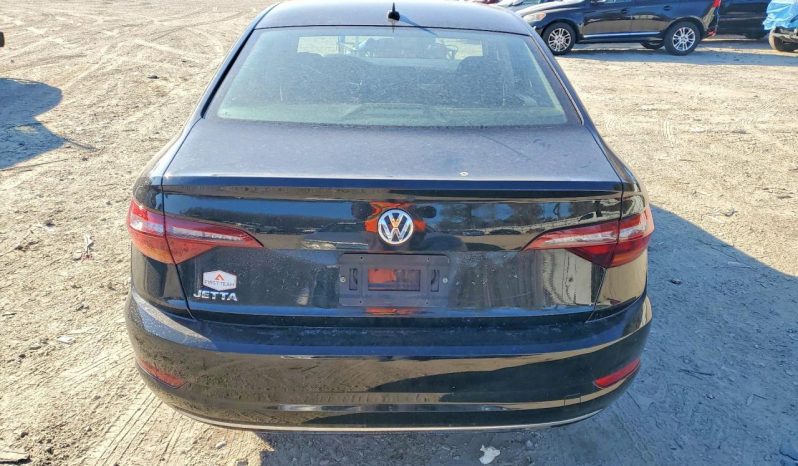 
								Volkswagen Jetta full									