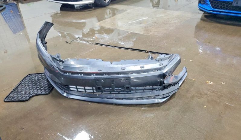 
								Volkswagen Jetta full									