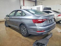 
										Volkswagen Jetta full									