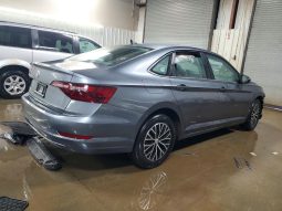 
										Volkswagen Jetta full									